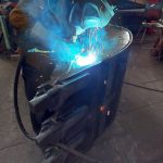 Wykonanie stalowej łyżki do maszyn budowlanych