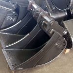 Stalowa łyżka do maszyn budowlanych